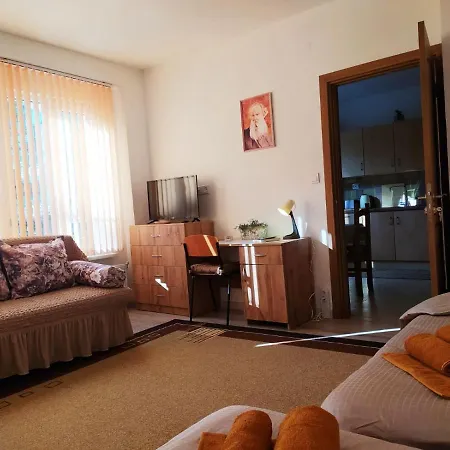 дом за гости осогово