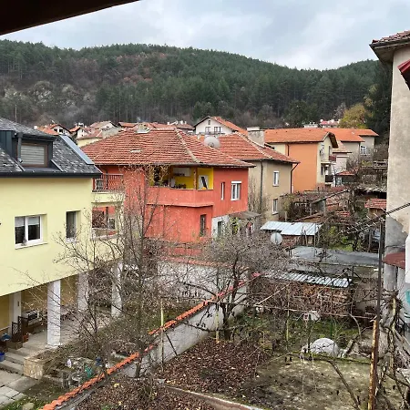 дом за гости осогово Köstendil