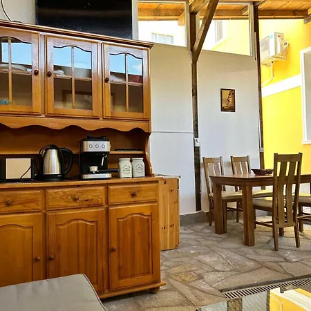 дом за гости осогово * Kyustendil