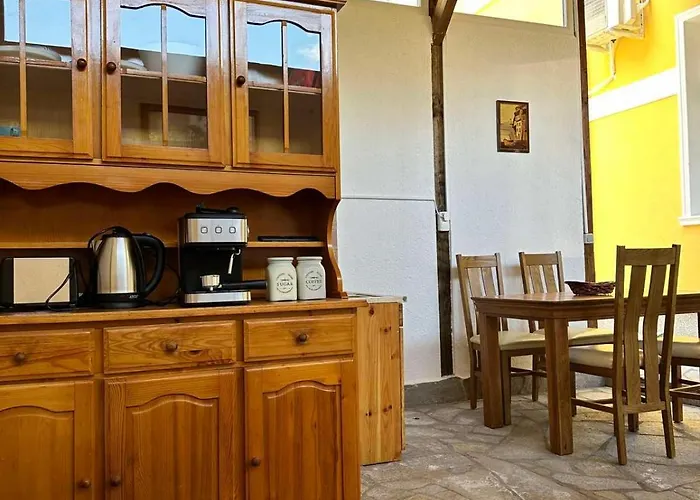 дом за гости осогово * Kjustendil