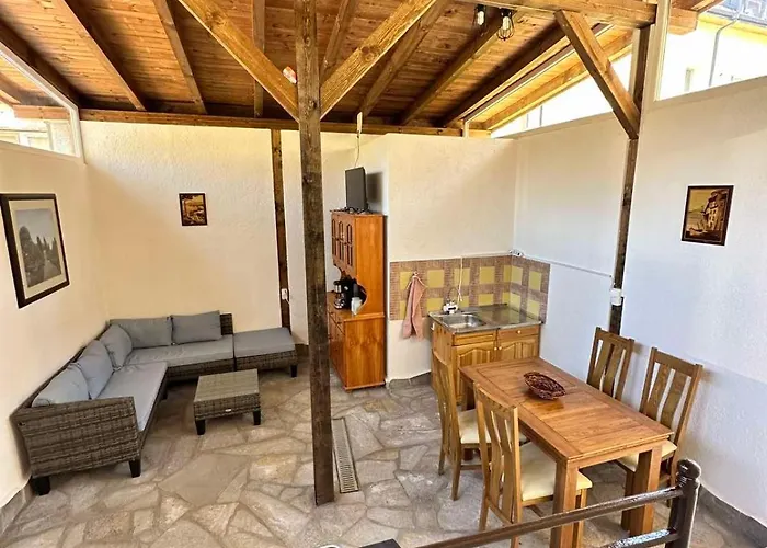 дом за гости осогово Kjustendil